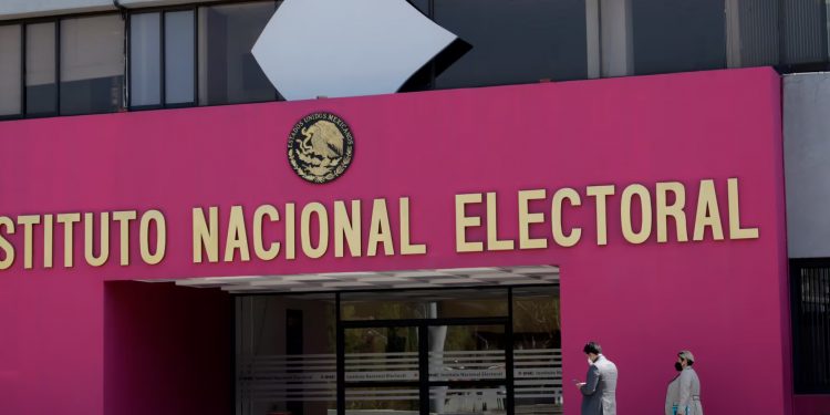 Exconsejeros electorales llaman a un diálogo nacional por una reforma electoral incluyente y de amplio consenso