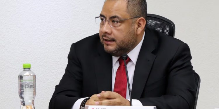 Claudia Sheinbaum propone a Omar Reyes como nuevo titular de la Unidad de Inteligencia Financiera