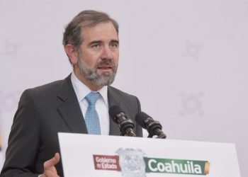 SCJN ordena a SEP eliminar a Lorenzo Córdova de libros de texto por vulnerar su honor
