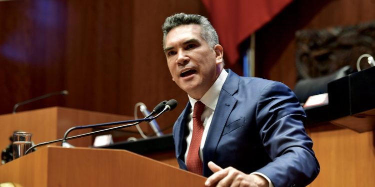 Alejandro Moreno llama a defender a México y combatir la corrupción