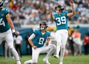 Cam Little, de los Jaguars, impresiona con gol de campo de 70 yardas en la pretemporada de la NFL