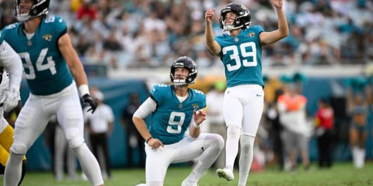 Cam Little, de los Jaguars, impresiona con gol de campo de 70 yardas en la pretemporada de la NFL