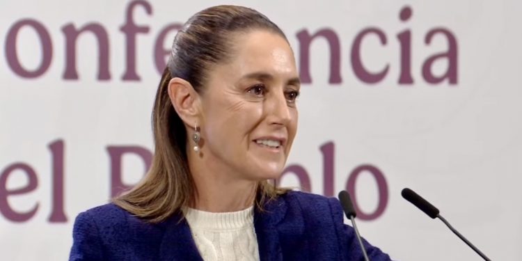 “Un soldado y una soldada en cada hijo te dio” para defender nuestra soberanía ante rumores de sobrevuelos de drones de la CIA: Sheinbaum