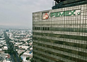 Pide Sheinbaum investigación por presuntos sobornos de empresarios mexicanos a funcionarios de Pemex
