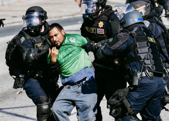 Trump presume récord de detenciones, 300 mil migrantes arrestados en seis meses y caída histórica de cruces ilegales