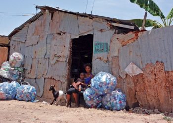 Disminuye pobreza multidimensional en México; 8.3 millones de personas salieron de esta condición entre 2022 y 2024: Inegi