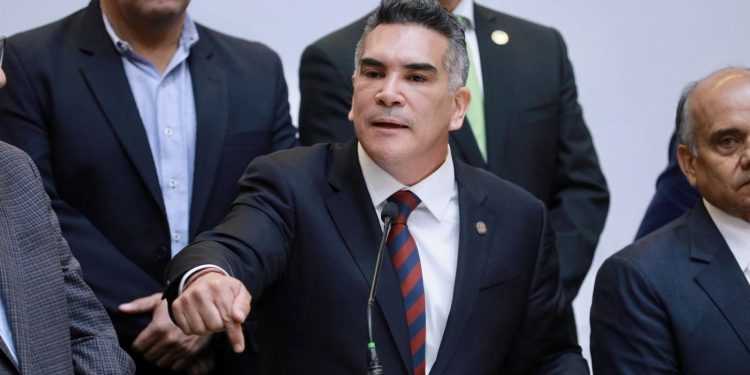 Alejandro Moreno acusa a Morena de dictadura y llama a la movilización social en defensa de la democracia