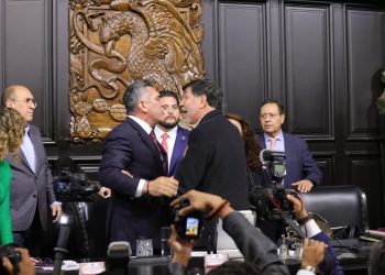 A golpes, cierra la Comisión Permanente; enfrentamiento entre ‘Alito’ Moreno y Fernández Noroña