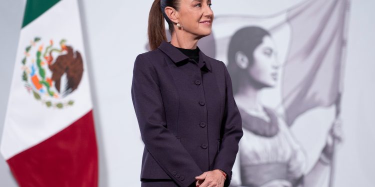 Sheinbaum celebra regreso de Banamex a manos de empresario mexicano