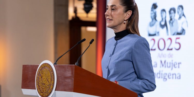 Sheinbaum critica posible alianza PAN-MC