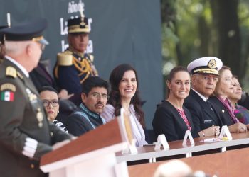 Kenia López Rabadán celebra pluralidad en ceremonia de Niños Héroes