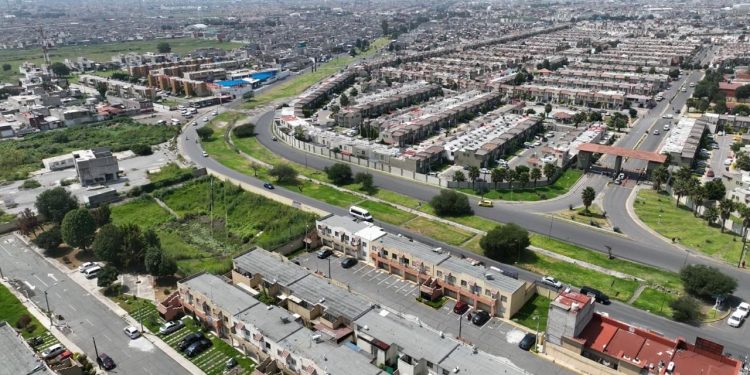 Auxilia Guardia Civil de Tecámac en la recuperación de 19 viviendas invadidas