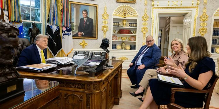 Trump elogia a Sheinbaum pero insiste en que México está dominado por los cárteles