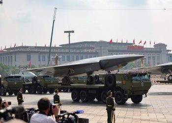 China sorprende al mundo con la presentación del misil nuclear Dongfeng-61 en desfile militar histórico en Beijing