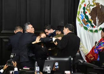 Se pospone diligencia de Fernández Noroña con la FGR por denuncia contra Alejandro Moreno