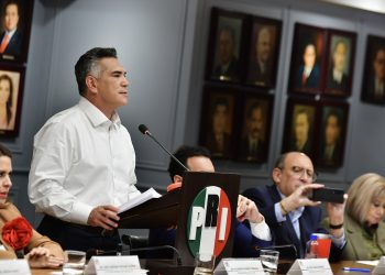 Alejandro Moreno rechaza acusaciones de Sheinbaum y asegura que el PRI “no es vendepatrias”