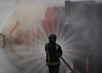 Secretaría de Salud de CDMX reconoce error: Alicia Matías no falleció, sigue grave tras explosión de pipa de gas en Iztapalapa