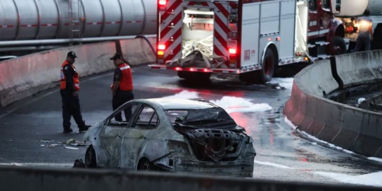 Gobierno capitalino reporta 13 fallecidos y 40 hospitalizados por explosión de pipa en Iztapalapa