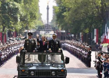 Sheinbaum encabeza su primera conmemoración de los Niños Héroes como presidenta y comandanta suprema