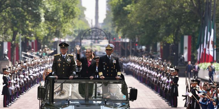 Sheinbaum encabeza su primera conmemoración de los Niños Héroes como presidenta y comandanta suprema