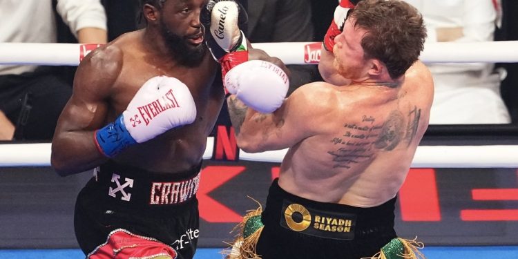 Crawford sorprende y destrona a ‘Canelo’ Álvarez en Las Vegas