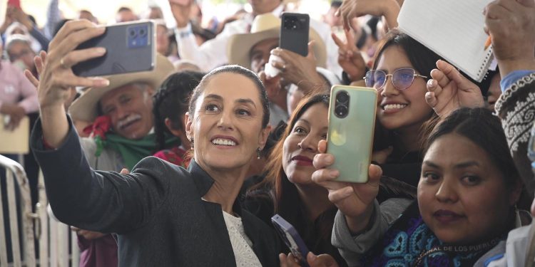 Senado recibe iniciativas de Sheinbaum para reformar el amparo y fortalecer la protección industrial