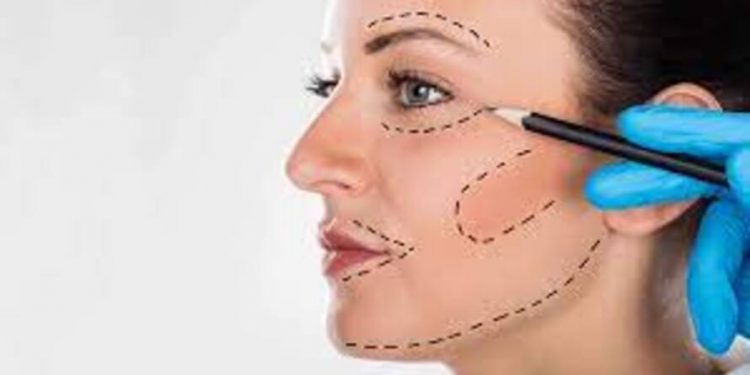 Morena propone regular cirugías estéticas para frenar riesgos sanitarios