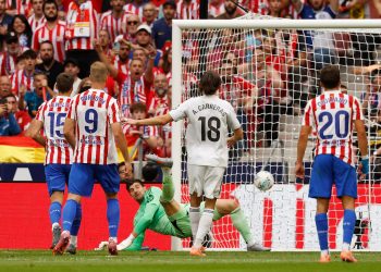Atlético destroza al Real Madrid 5-2 en un derbi histórico