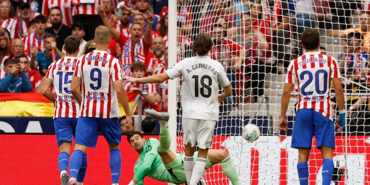 Atlético destroza al Real Madrid 5-2 en un derbi histórico
