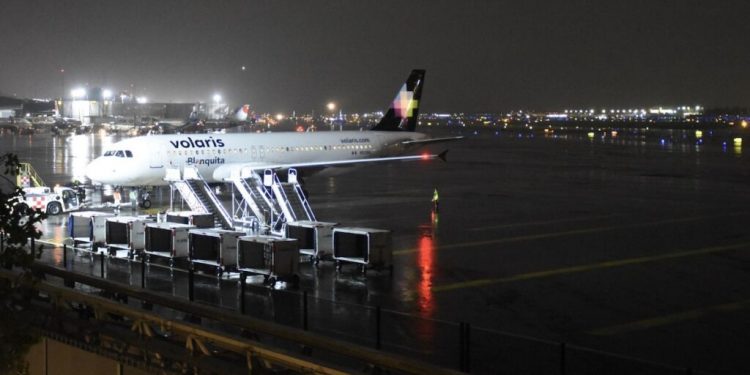 Sheinbaum atribuye a un rayo la falla en la Torre de Control del AICM