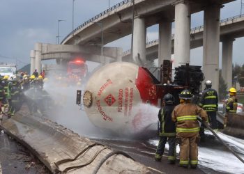 Fiscalía descarta baches; exceso de velocidad causó explosión de pipa en Iztapalapa