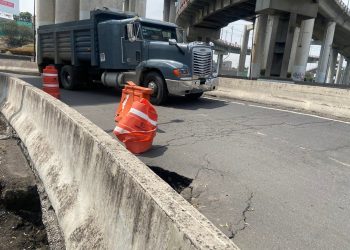 Cierran circulación en bajo puente de La Concordia por grieta de más de seis metros