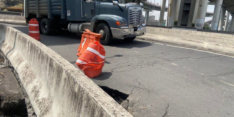 Cierran circulación en bajo puente de La Concordia por grieta de más de seis metros