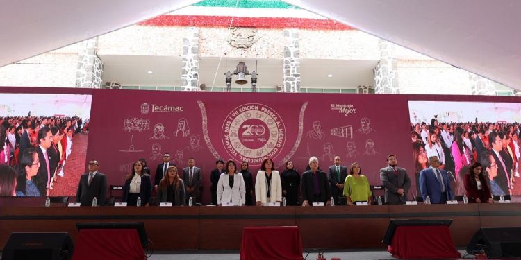 Tecámac celebra 200 años de su fundación como municipio con entrega de preseas al mérito civil