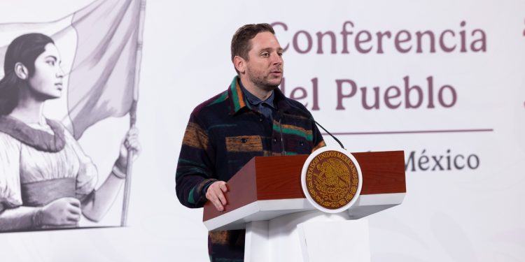 Avanza abasto de medicinas al 97%, pero farmacéuticas incumplen entregas millonarias: Clark