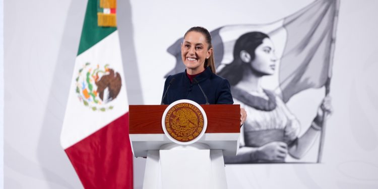 Sheinbaum defiende coordinación gubernamental ante emergencias por lluvias y critica “ruindad” y “zopiloteo” mediático