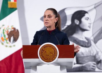 Sheinbaum asegura que hay recursos suficientes para atender emergencia por lluvias y critica la burocracia del Fonden