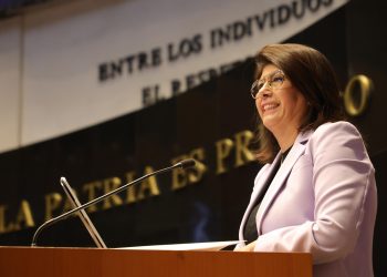 Mariela Gutiérrez entrega al Senado su Primer Informe de Actividades Legislativas