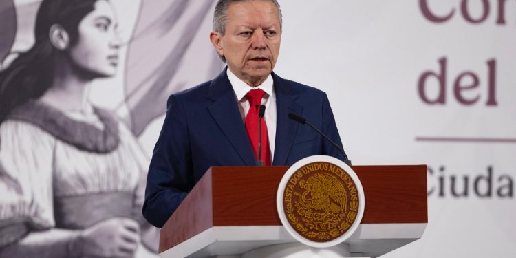 Zaldívar pide a Diputados ajustar reforma a la Ley de Amparo para evitar dudas sobre retroactividad