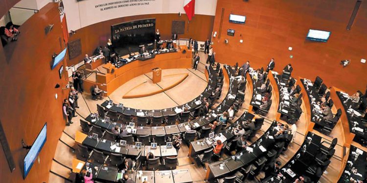 Retroactividad en la Ley de Amparo divide a senadores y genera polémica