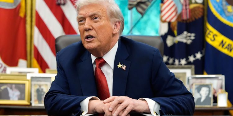 Trump declara a cárteles como “combatientes ilegales” y afirma que EEUU enfrenta un “conflicto armado no internacional”