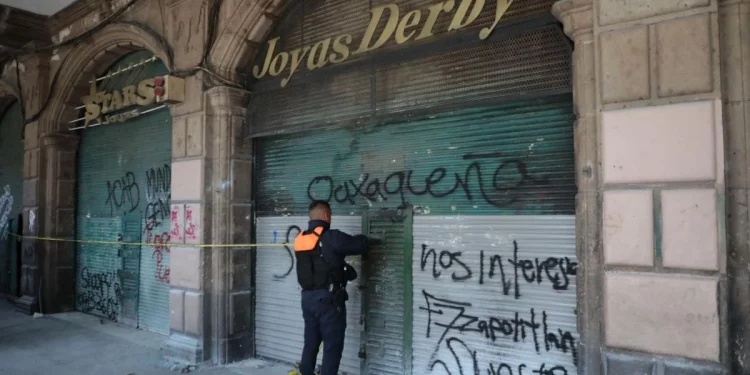 Actos vandálicos en la marcha del 2 de octubre dejan pérdidas de más de 4 mdp