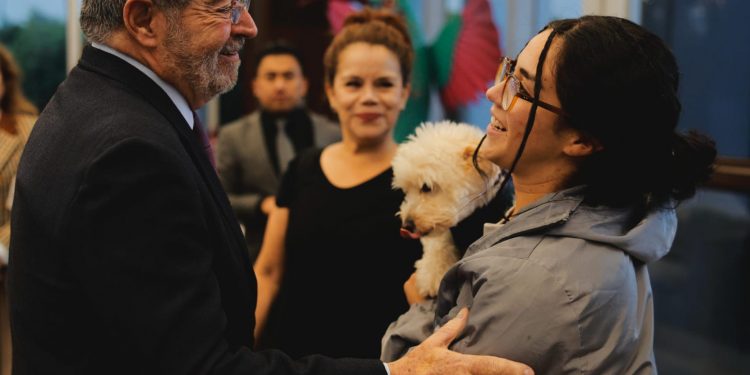 Llegan a CDMX mexicanos detenidos en Israel por llevar ayuda humanitaria a Gaza