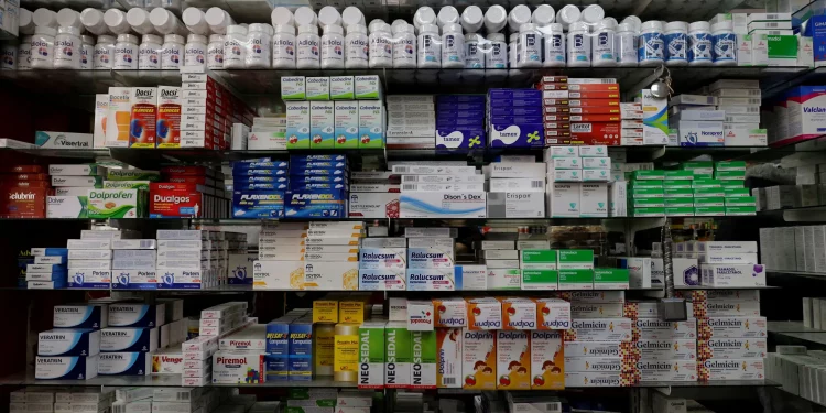 Sheinbaum advierte sanciones a farmacéuticas que incumplieron con entrega de medicamentos