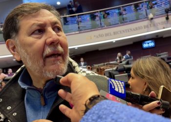 Fernández Noroña defiende su viaje en avión privado: “No usé recursos públicos”