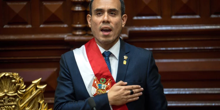 Perú destituye a la presidenta Dina Boluarte tras ola de violencia; José Jerí asume el cargo