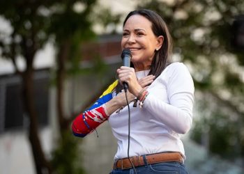 Alejandro Moreno felicita a María Corina Machado por el Nobel de la Paz y llama a defender la democracia en México