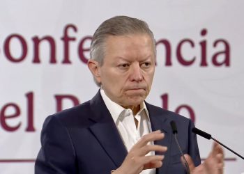 Zaldívar acusa campaña de desinformación contra reforma a la Ley de Amparo; asegura que no limita derechos ni es retroactiva
