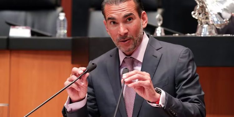 “Fernández Noroña vive en la mugre de la opacidad”, Melgar arremete contra el senador de Morena