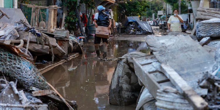 Lluvias intensas dejan 72 muertos y 48 desaparecidos en cinco estados